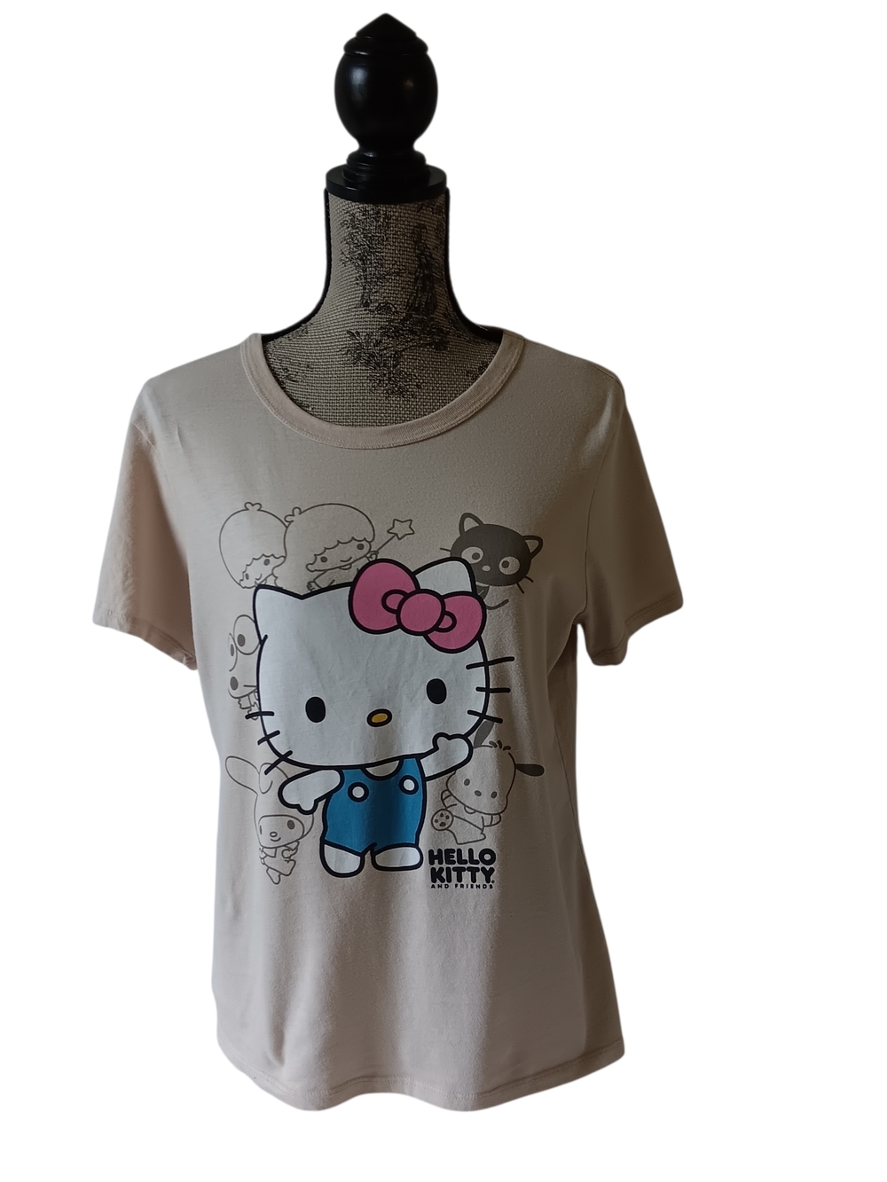 Hello Kitty women's beige short-sleeve graphic t-shirt size M
